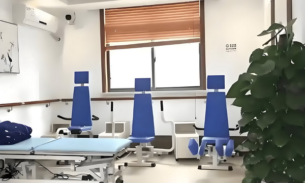 深圳户口 留学生多久 2025_当下最大的话题，《731》还上不上 当下最因琐别扭最近事闹两人